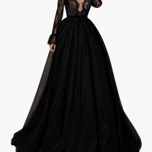 Elegant Black Lace Prom Dress / Evening Gown